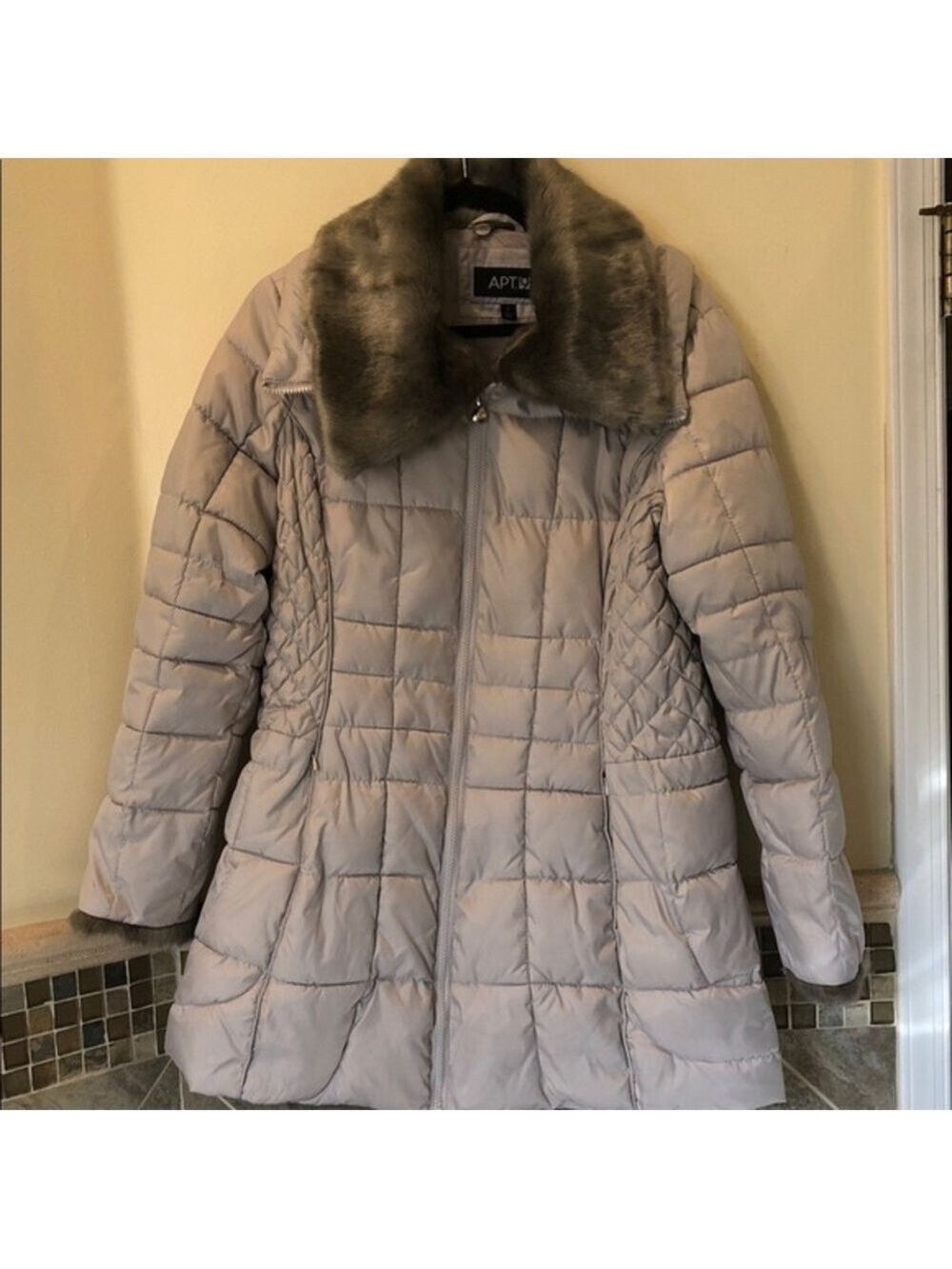 Apt. 9 Women's Light Gray Puffer Coat| excellent condition | Size L